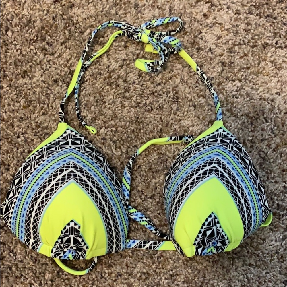 Bikini - Picture 3 of 3